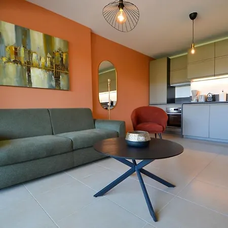 Uzes, Piscine, Climatisation, Parking Prive Apartament