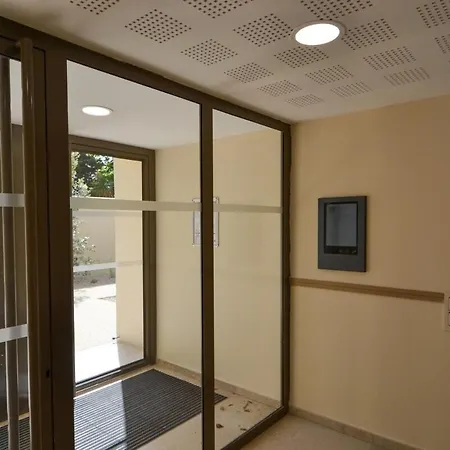 Uzes, Piscine, Climatisation, Parking Prive Apartament Uzès