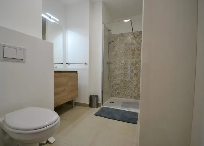 Διαμέρισμα Uzes, Piscine, Climatisation, Parking Prive Uzès