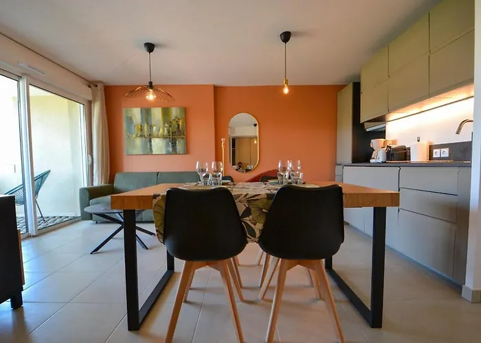 Uzes, Piscine, Climatisation, Parking Prive Διαμέρισμα Uzès