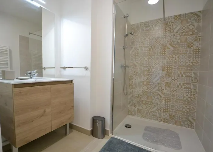Διαμέρισμα Uzes, Piscine, Climatisation, Parking Prive Uzès